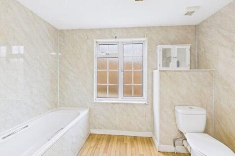 Upstairs bathroom 