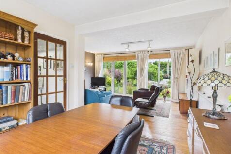 Through living dining room 