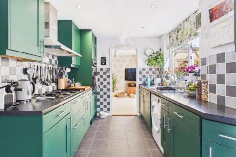 Kitchen other way 