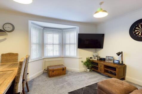 Sitting/Dining room