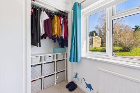 Bedroom 3 storage 