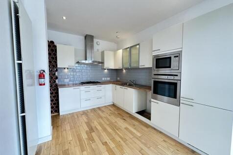 Kitchen.JPEG