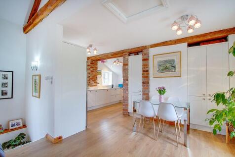 Living/dining 