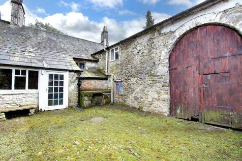 Rear courtyard
