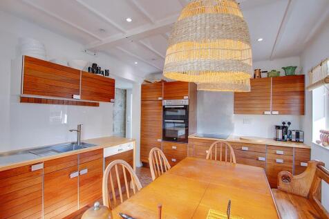 Dining kitchen