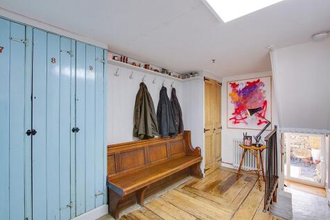 Hall/boot room