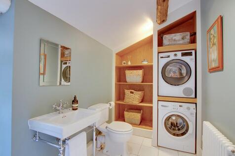 Cloakroom/laundry
