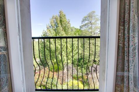 Juliet balcony
