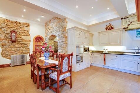 Lower kitchen
