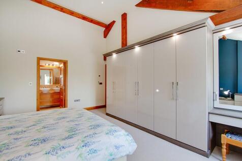 Principal bedroom