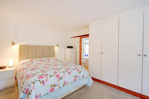 Principal bedroom