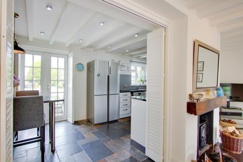 Dining kitchen