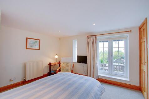 Guest bedroom