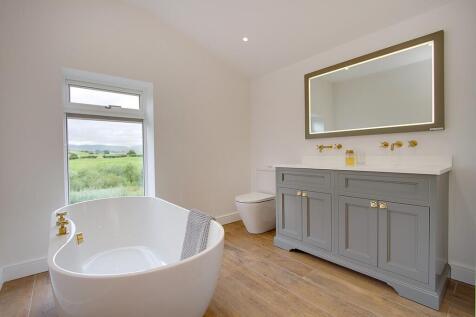 En suite bathroom