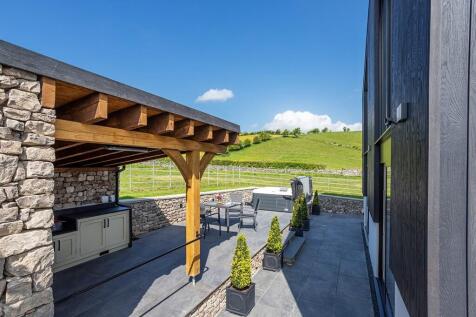 Outdoor kitchen