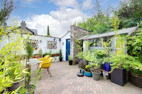 Courtyard garden