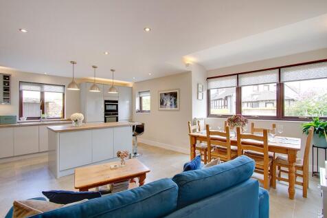 Dining kitchen