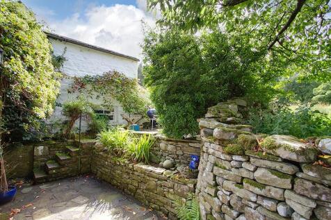 Rear courtyard