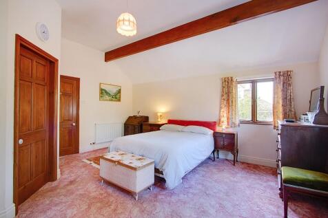 Principal bedroom