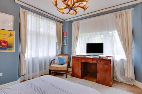 Sitting room/bed 3