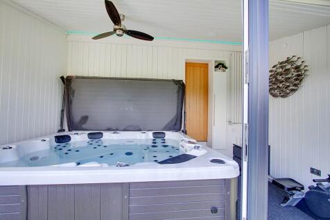 Hot tub