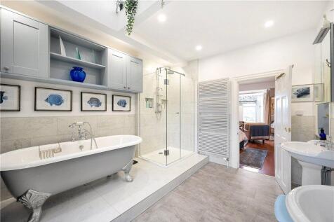 Master En-Suite