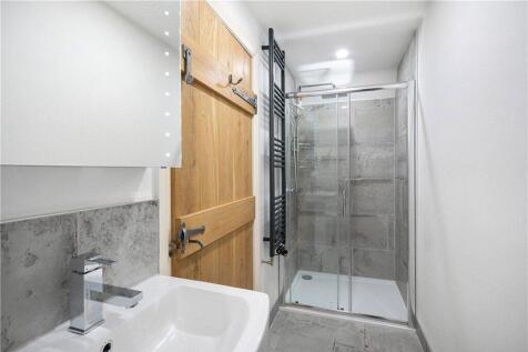 Lower GF Shower Room