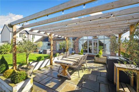 Outdoor Dining Area