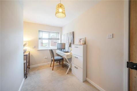 Bedroom 3/Study