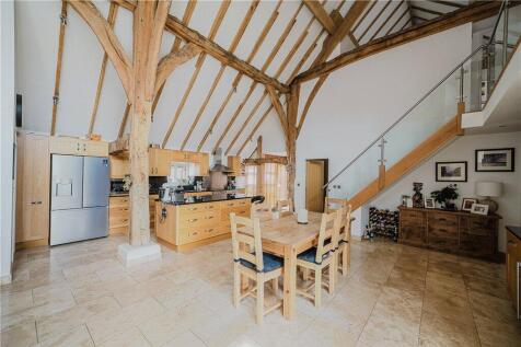 Kitchen/Dining Area