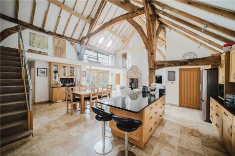 Kitchen/Dining Area