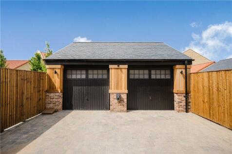 Double Garage/Drive