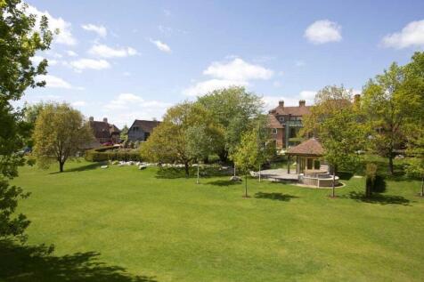 Extensive grounds