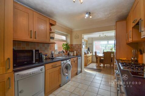 Fairleas, Sittingbourne - Kitchen