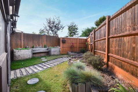 Staple Close, Sittingbourne - Garden