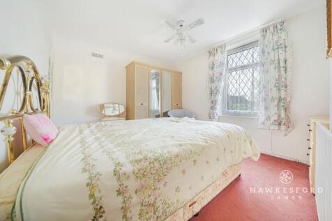 Albion Plane, Newington - Bedroom 1