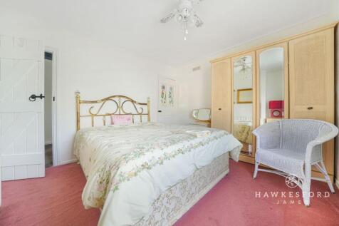 Albion Plane, Newington - Bedroom 1