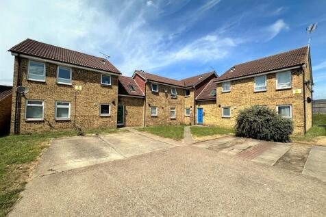 Whimbrel Close, Sittingbourne - Front