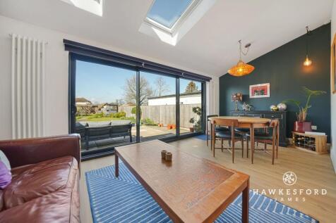 Woodstock Road, Sittingbourne - Family/dining room