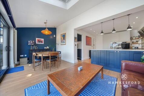 Woodstock Road, Sittingbourne - Family/dining room