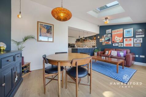 Woodstock Road, Sittingbourne - Family/dining room