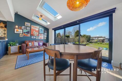 Woodstock Road, Sittingbourne - Family/dining room
