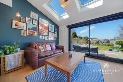 Woodstock Road, Sittingbourne - Family/dining room