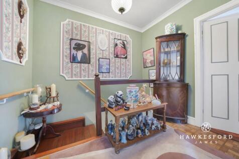 Grovehurst Road, Sittingbourne - First floor landing