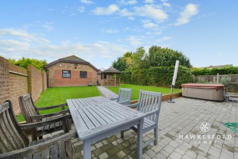 The Meadows, Sittingbourne - Rear garden