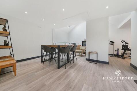 The Meadows, Sittingbourne - Annexe reception room
