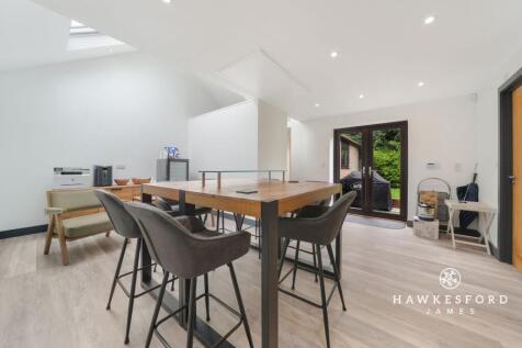 The Meadows, Sittingbourne - Annexe reception room