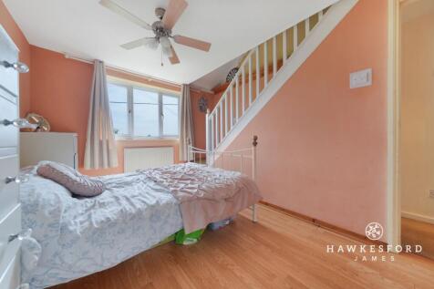 Station Row, Teynham - Bedroom 1