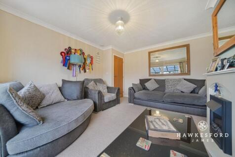 Gadby Road, Sittingbourne - Lounge