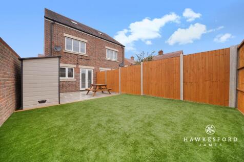 Nutmeg Crescent, Iwade - Garden